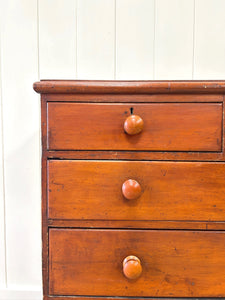 A 19th Century English Chest of Drawers/Dresser