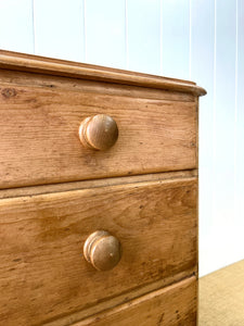 A 19th Century English Pine Chest of Drawers/Dresser with Tulip Feet