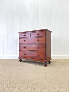 A 19th Century English Chest of Drawers/Dresser