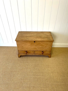 An English Pine Mule Chest Trunk or Blanket Box c1800