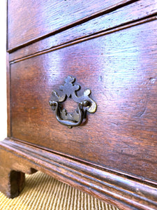 A Wonderful English Georgian Oak Chest of Drawers c1740