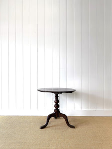 An English Antique Oak Tilt-Top Side Table