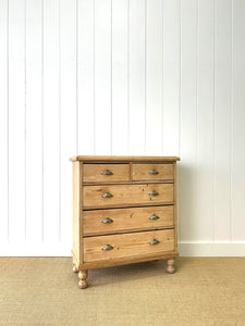 An English Pine Chest of Drawers/Dresser