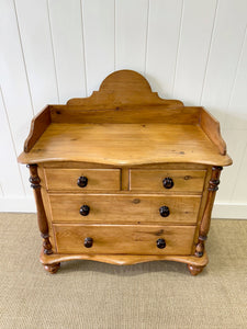 An Antique English Pine Chest of Drawers/Dresser c1890