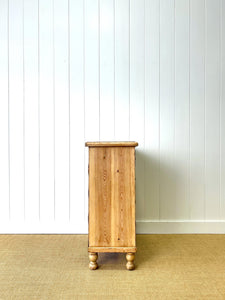 An English Pine Chest of Drawers/Dresser