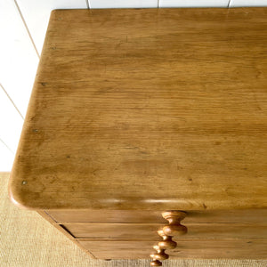 A 19th Century English Pine Chest of Drawers/Dresser