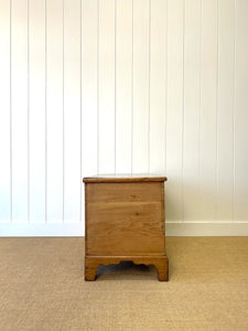 An English Pine Mule Chest Trunk or Blanket Box c1800