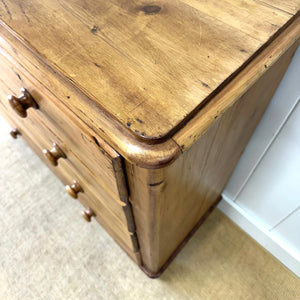 A Good 19th Century English Pine Chest of Drawers/Dresser with Tulip Feet