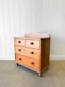 An Antique English Pine Chest of Drawers/Dresser c1890