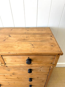 An Early 19th Century English Pine Chest of Drawers/Dresser
