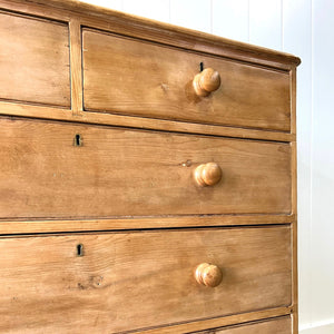 A 19th Century English Pine Chest of Drawers/Dresser