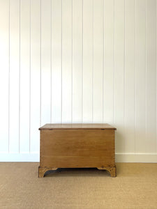An English Pine Mule Chest Trunk or Blanket Box c1800