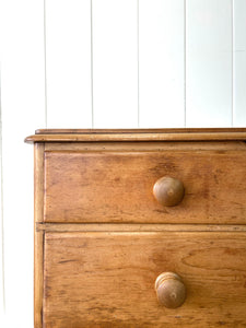 A 19th Century English Pine Chest of Drawers/Dresser with Tulip Feet