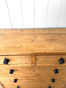 An Early 19th Century English Pine Chest of Drawers/Dresser