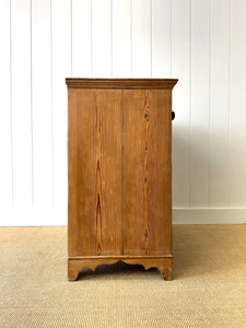 An Early 19th Century English Pine Chest of Drawers or Dresser
