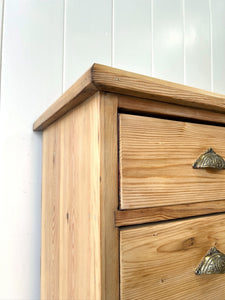 An English Pine Chest of Drawers/Dresser