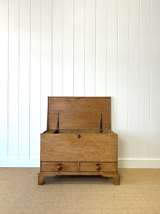 An English Pine Mule Chest Trunk or Blanket Box c1800