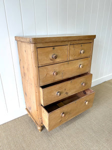 A 19th Century English Chest of Drawers/Dresser