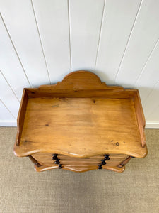 An Antique English Pine Chest of Drawers/Dresser c1890