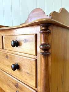 An Antique English Pine Chest of Drawers/Dresser c1890