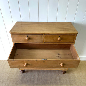 A 19th Century English Pine Chest of Drawers/Dresser