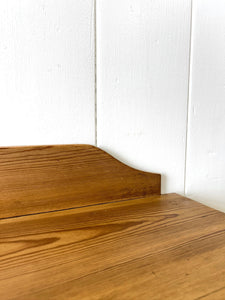 An Antique English Pine Chest of Drawers Dresser Tulip Feet c1890