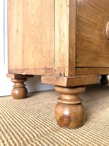 An Antique English Pine Chest of Drawers Dresser Tulip Feet c1890