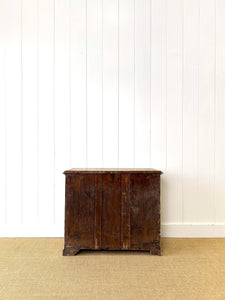 A 19th Century English Pine Chest of Drawers/Dresser