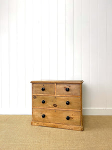 A 19th Century English Pine Chest of Drawers/Dresser