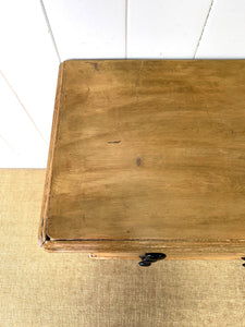 A 19th Century English Pine Chest of Drawers/Dresser