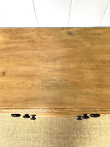 A 19th Century English Pine Chest of Drawers/Dresser