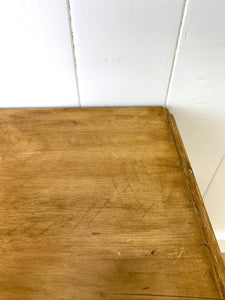 A 19th Century English Pine Chest of Drawers/Dresser