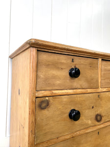 A 19th Century English Pine Chest of Drawers/Dresser