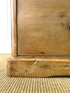 A 19th Century English Pine Chest of Drawers/Dresser