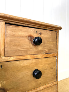 A 19th Century English Pine Chest of Drawers/Dresser