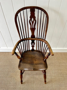An English Oak and Elm Farmhouse Windsor Chair c1800