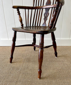 An English Oak and Elm Farmhouse Windsor Chair c1800