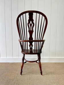 An English Oak and Elm Farmhouse Windsor Chair c1800