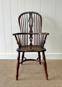 An English Oak and Elm Farmhouse Windsor Chair c1800