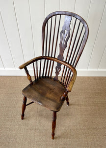 An English Oak and Elm Farmhouse Windsor Chair c1800