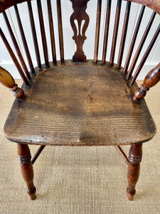 An English Oak and Elm Farmhouse Windsor Chair c1800