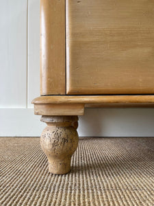 An Antique English Pine Chest of Drawers Dresser with Wooden Knobs c1890