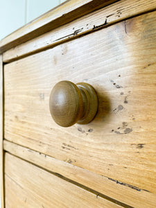 An Antique English Pine Chest of Drawers/Dresser c1890