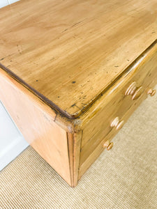 An Antique English Pine Chest of Drawers/Dresser c1890