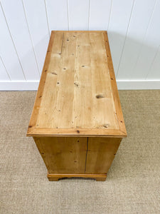 A Very Good English Georgian Pine Chest of Drawers Dresser c1800
