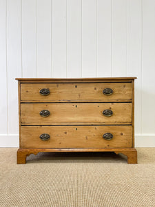 A Very Good English Georgian Pine Chest of Drawers Dresser c1800