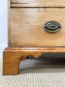 A Very Good English Georgian Pine Chest of Drawers Dresser c1800