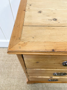 A Very Good English Georgian Pine Chest of Drawers Dresser c1800
