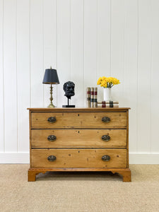 A Very Good English Georgian Pine Chest of Drawers Dresser c1800