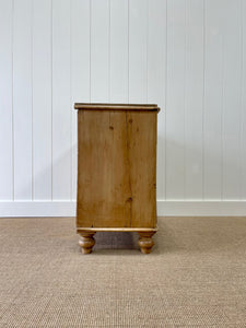 An Antique English Pine Chest of Drawers Dresser with Wooden Knobs c1890